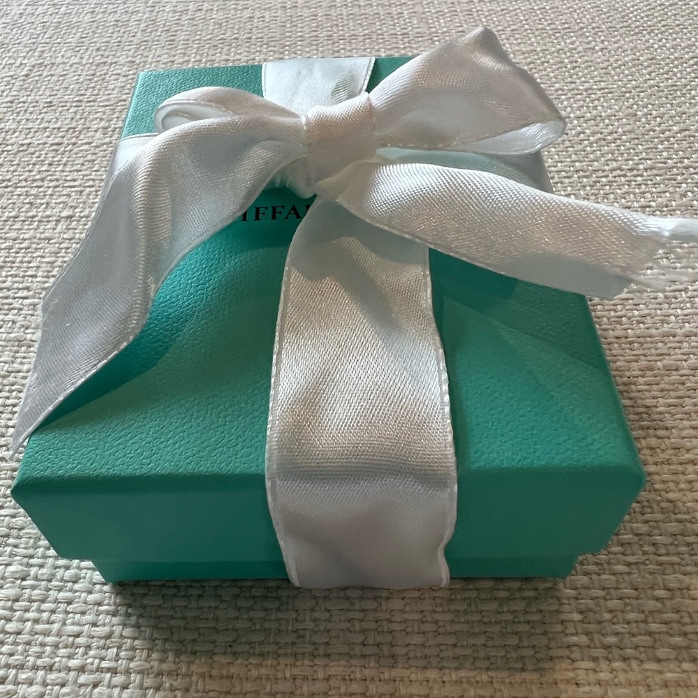 Tiffany & Co. Box, Pouch, & Ribbon - Picture 3 of 5